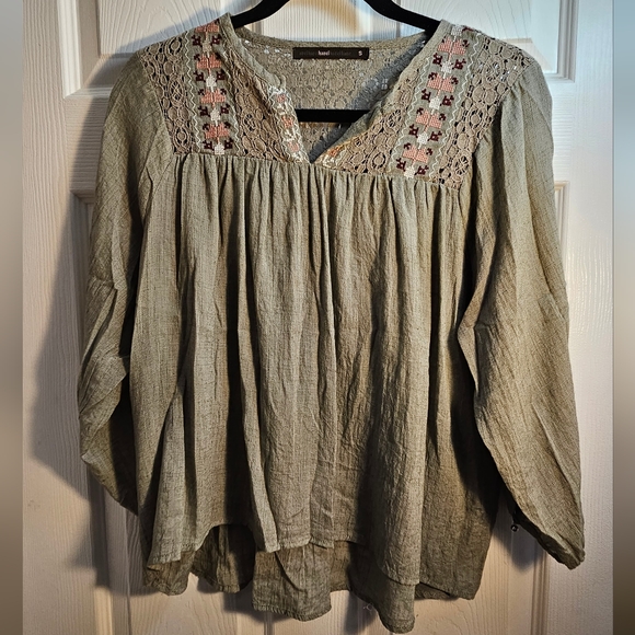 Azel Hazel Hazel Hazel Haze sage green long sleeve blouse. - Picture 1 of 4